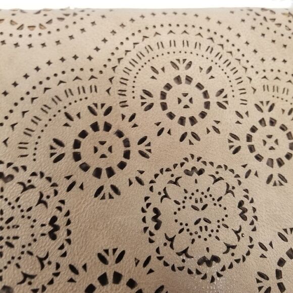 PU LEATHER. TAN CROSSBODY W/BIG BALL CHAIN. - Picture 8 of 10